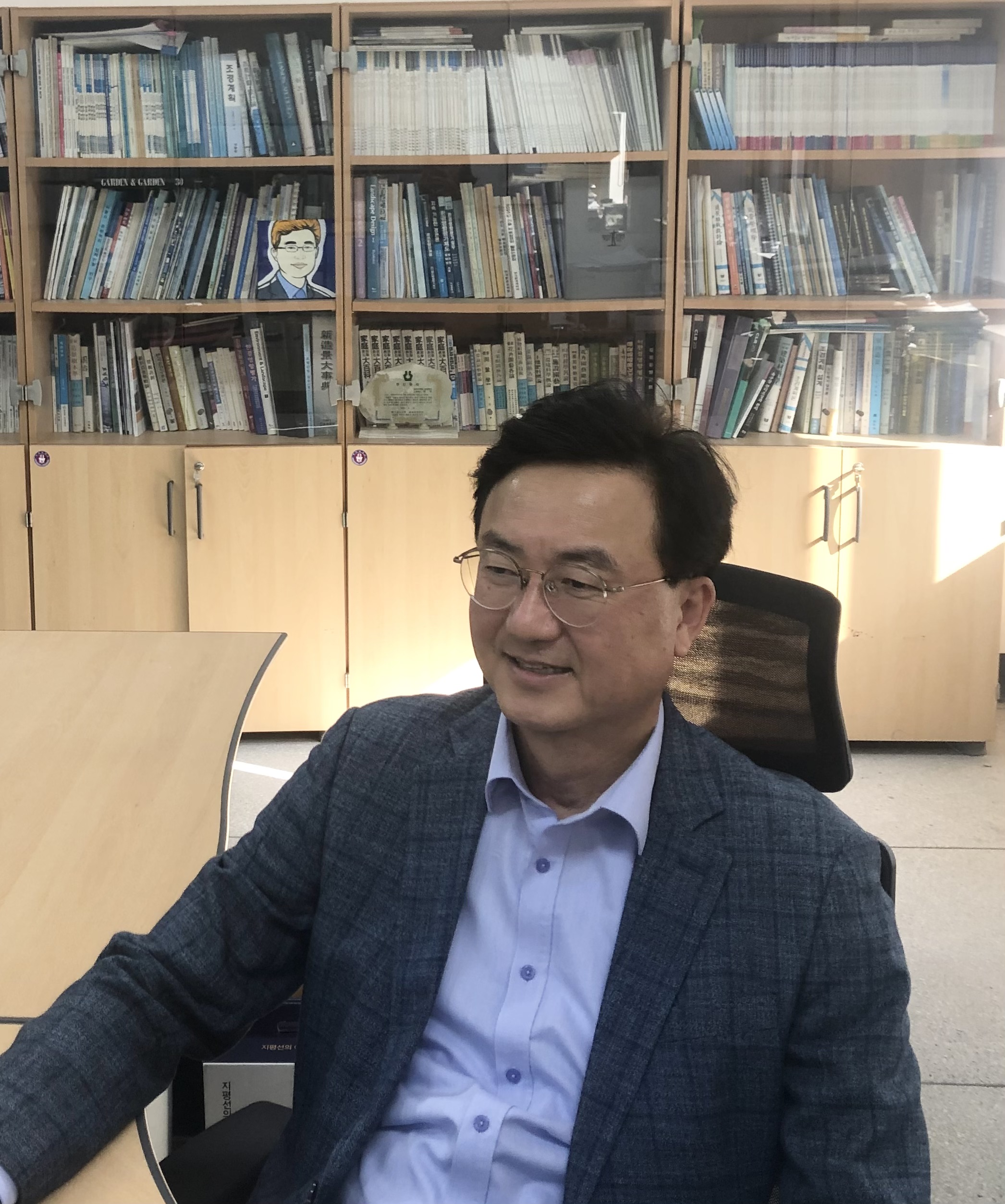 Prof. Hyun Myung 사진
